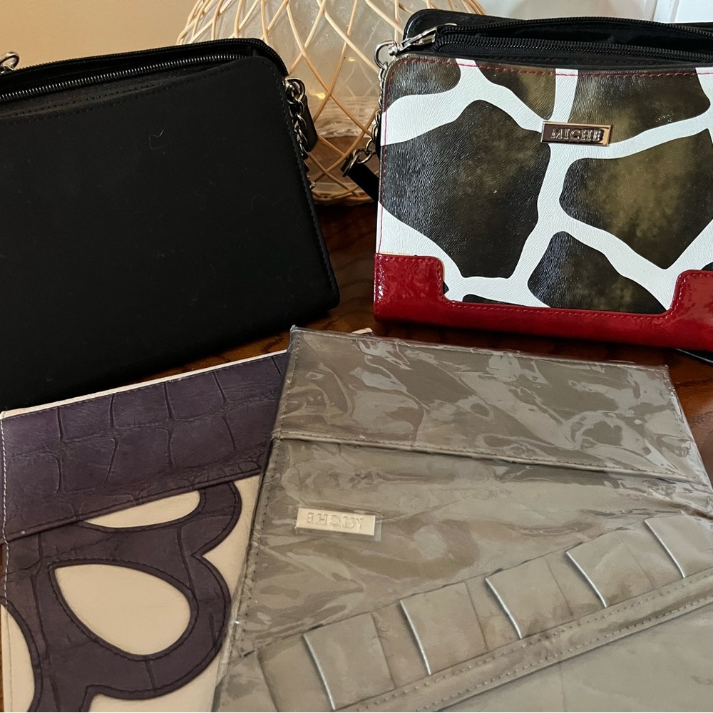 Few different types of Miche Purses w changeable outside shells Price is for all